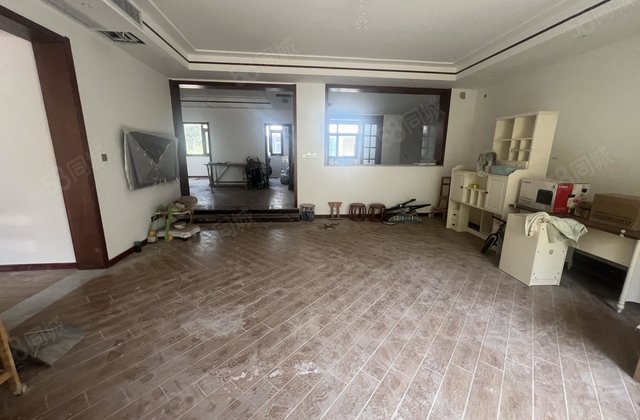 开发区！实验旁 双拼别墅 精装修 大院子 免大税 诚心出售