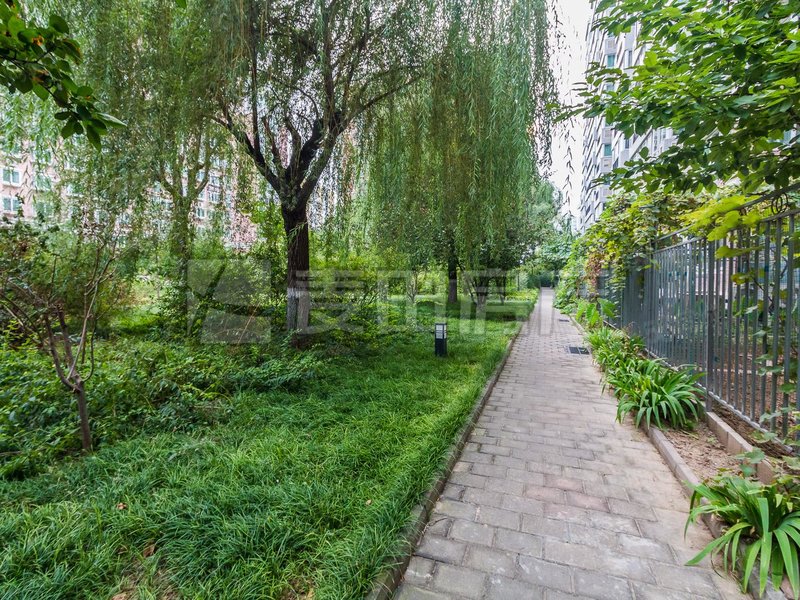 阳春光华南北复式,装修好,位置好