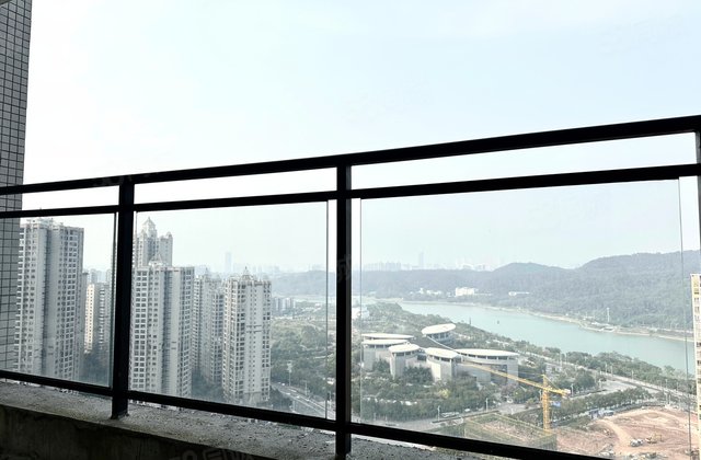 盛科城4室2厅211.55㎡180万二手房图片