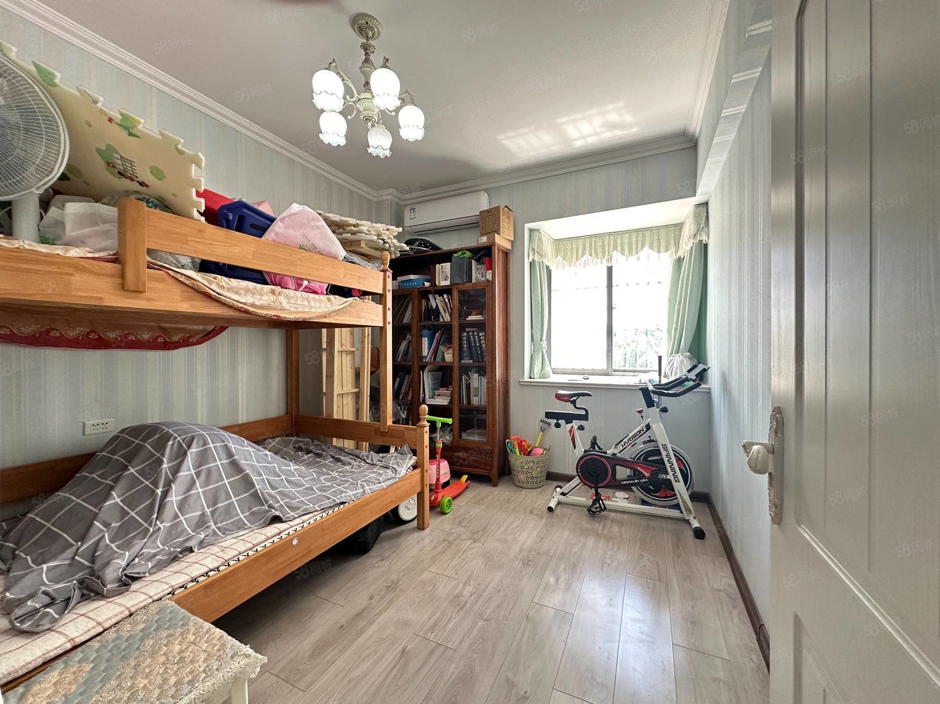 国瑞蓝山郡3室2厅1卫121㎡南北73.8万