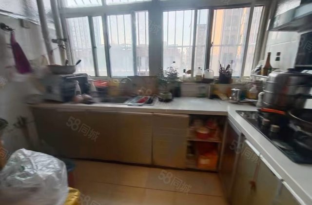 柳园小区(北区) 购物方便 医疗配套成熟 产权清晰 简单装修