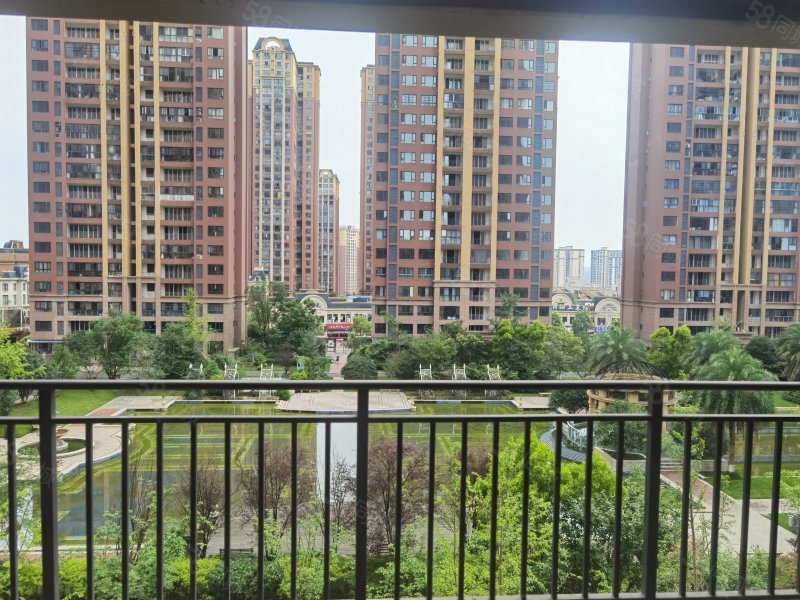 置信仁湖花园八期4室2厅2卫153㎡南30万