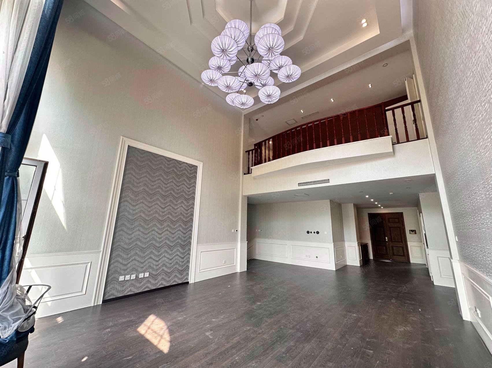 藍岸麗舍(別墅)8室3廳8衛(wèi)591.37㎡南北1380萬