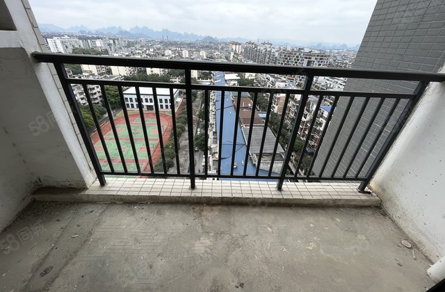 德天国际广场二期3室2厅136.9㎡62万二手房图片