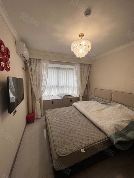 朝鸿宏基雅苑2号院4室2厅2卫142㎡南北75万