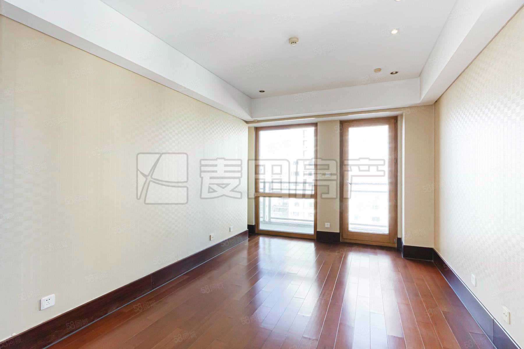 復(fù)地首府3室2廳4衛(wèi)404㎡南北2880萬(wàn)