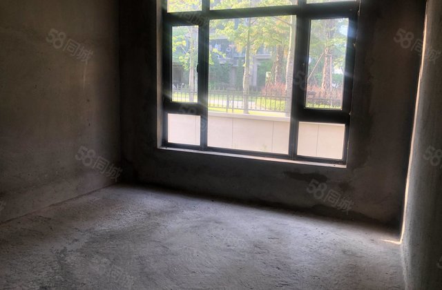 恒大御龙天峰(别墅)5室3厅206.66㎡680万二手房图片