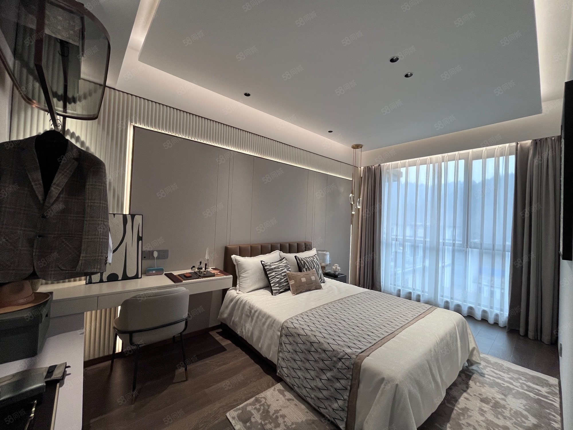 汉成世家5室3厅5卫178㎡南北125万