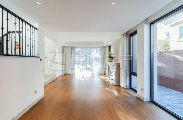 裕京花園別墅5室3廳4衛(wèi)291.11㎡南北2900萬