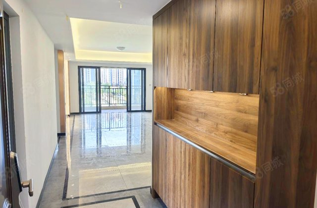 领秀公馆4室2厅141.36㎡121.8万二手房图片