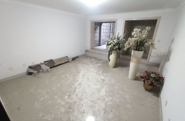 双卫生间 满二 交通便捷 近医院 商品住宅 南北通透