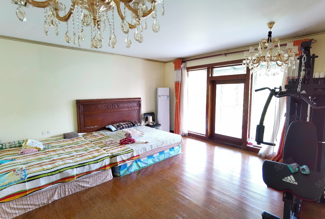 碧水莊園4室2廳3衛(wèi)325㎡南北2500萬