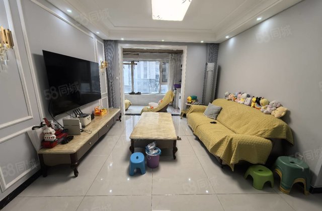 急售三叶草 电梯小高层 锦绣学府三室双阳台 免大税 送车位储