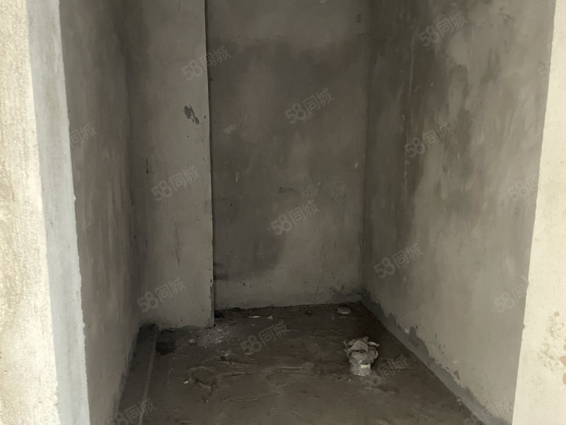 雍福园3室2厅2卫126㎡南北39万