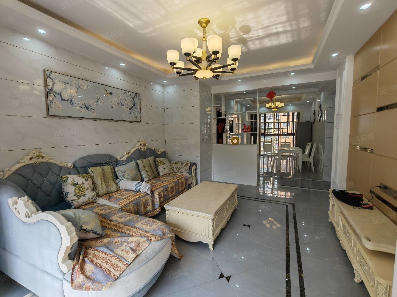 香槟国际3室2厅2卫117㎡南北48.8万