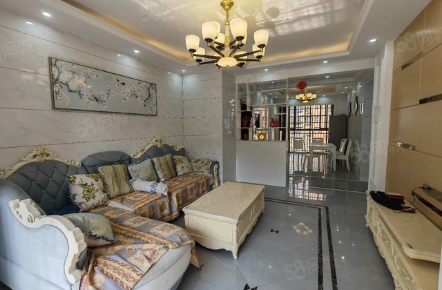 香槟国际3室2厅2卫117㎡南北48.8万