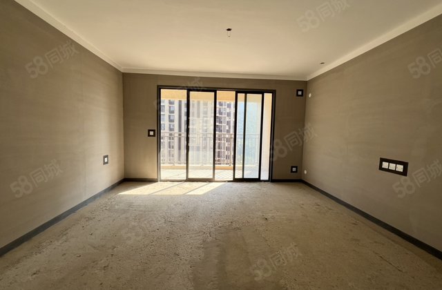 保利和府5室2厅194㎡96.8万二手房图片