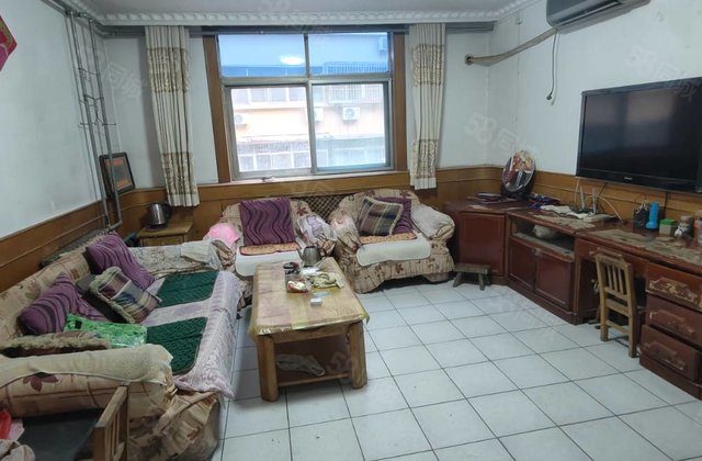 人民公园附近，东昌中学新区  ，多层3楼，带储停车方便