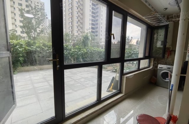 民生 新小区环境好 一楼带院 三室两厅一卫