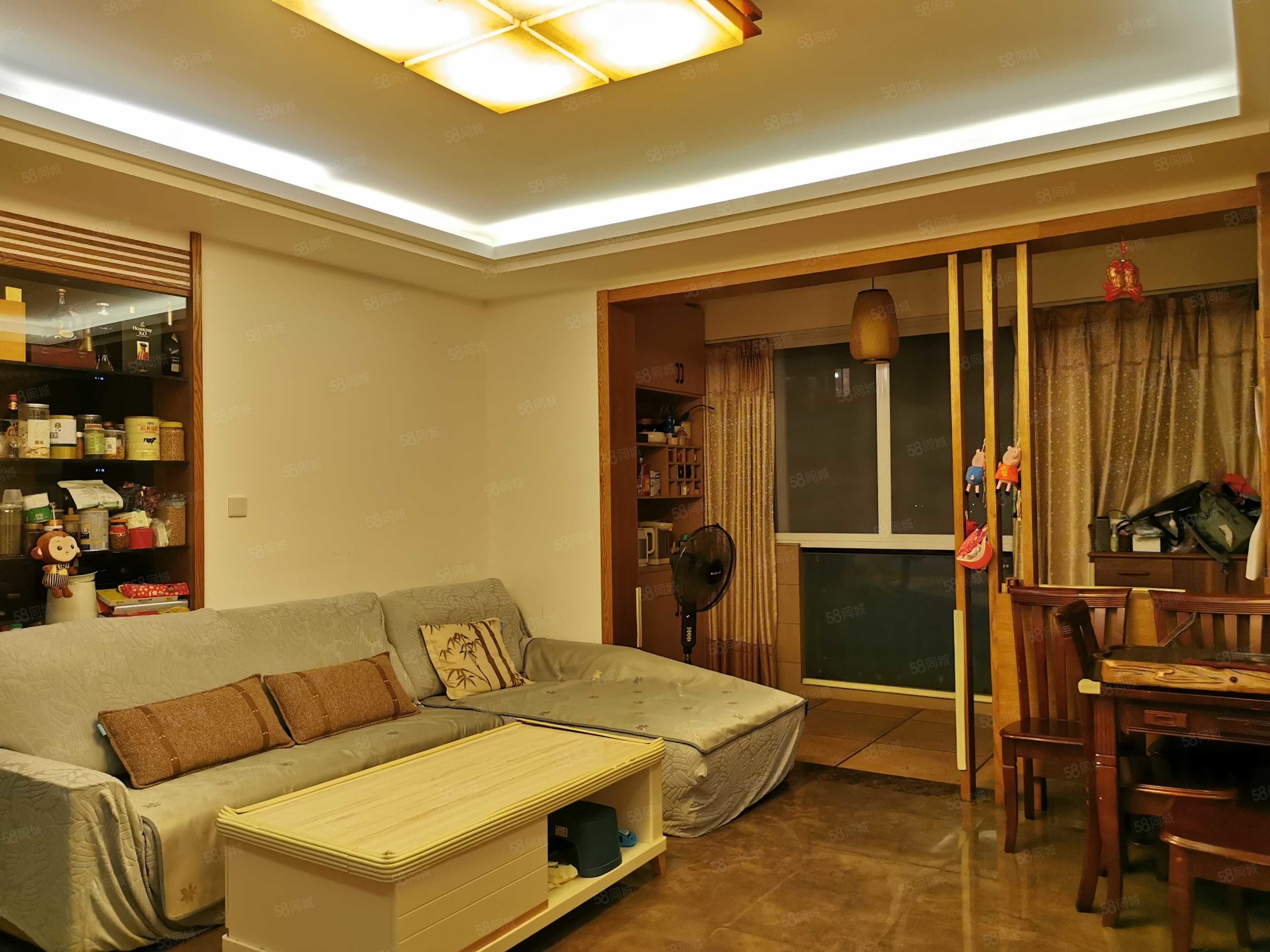 百花华庭3室2厅2卫121㎡南138万