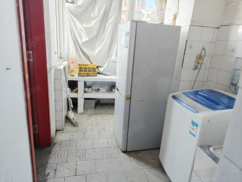 中铁十一局家属楼2室2厅1卫55㎡南北15万