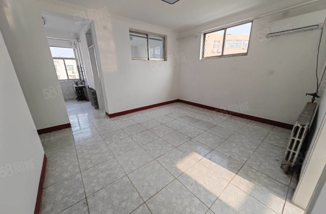 铁塔 健康路 三楼 东边户 看房有钥匙