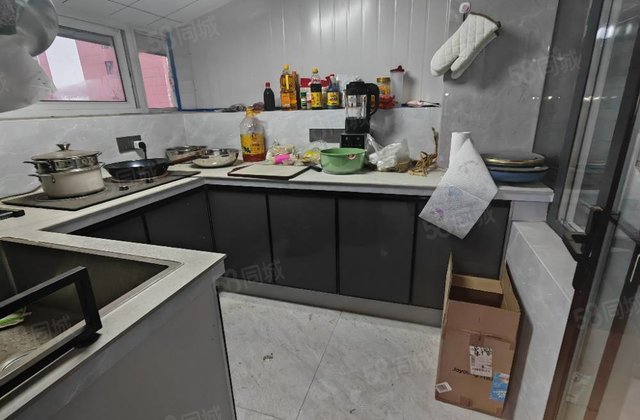 21万 21万 翠苑小区两室  精装可拎包入住停车方便可按揭