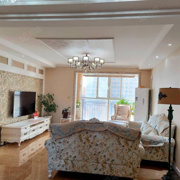 世界名筑3室2厅2卫146.15㎡南北175万