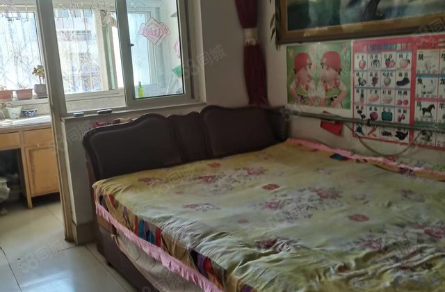 房东诚心卖 三里铺风景小区 近医院 楼层好 房东急售