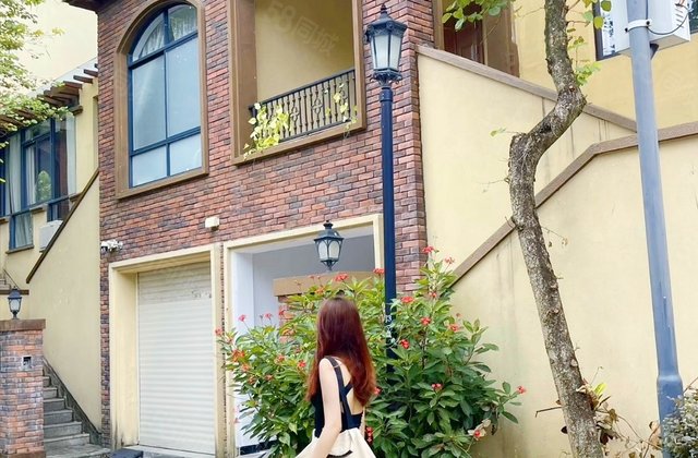 御江南国际社区(别墅)4室2厅188㎡145万二手房图片