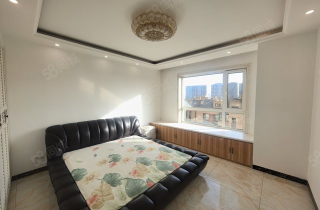 保利中央公园4室2厅147㎡108.7万二手房图片