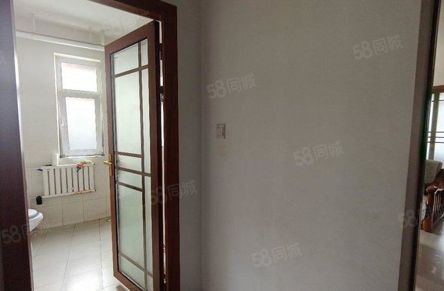 民生凤凰城2号院 房龄新 环境优美 朝向好 带电梯 小三居