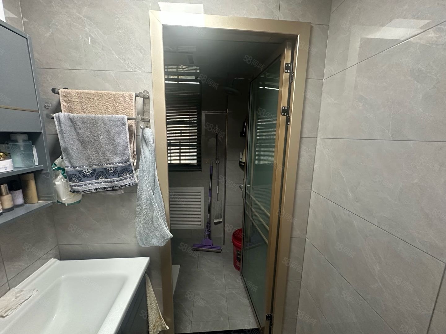 中瑞领航城3室2厅1卫98㎡南北64.5万