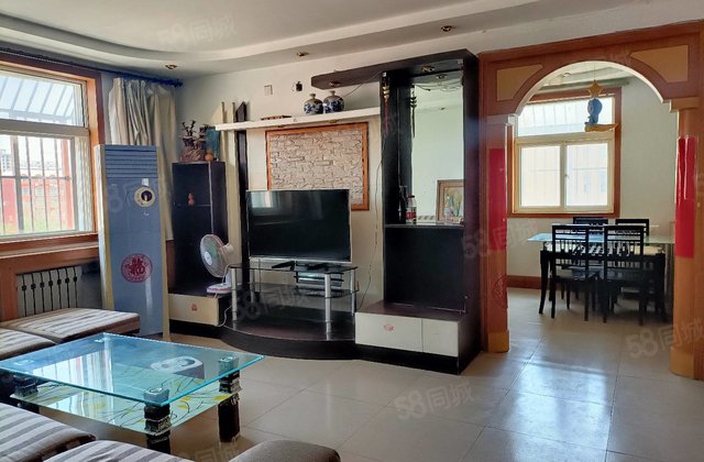 125平边户，精装三室，停车方便，随时看房