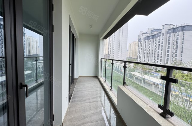 业主急售 城市芳华一期 三叶草户型 送车位储藏室 奥森一实验