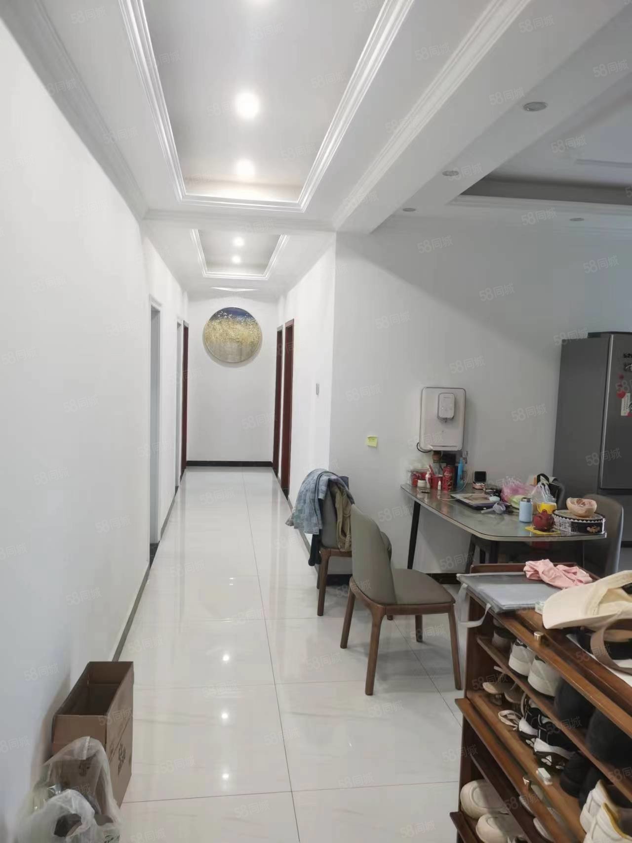 风光大厦3室2厅2卫135.71㎡南58万