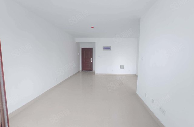 东昌路北，鑫亚公司三室，出行方便，着急出售