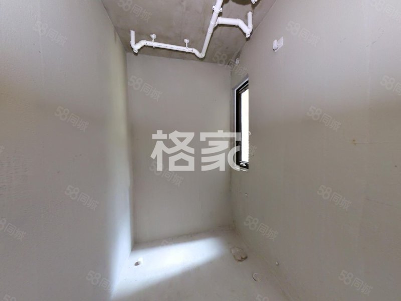 高速御府4室2厅2卫114㎡南北128万