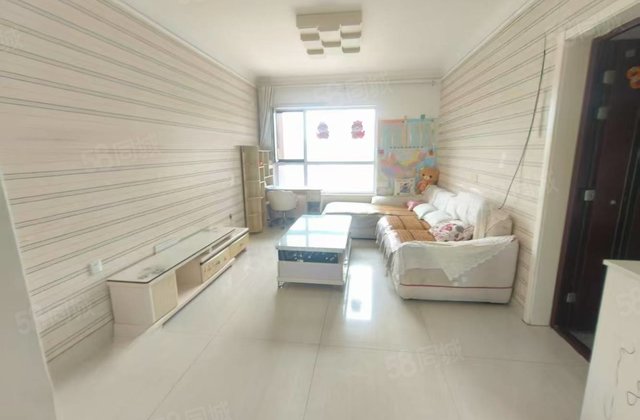 急售水岸花语，南北通透二室两厅，随时看房。