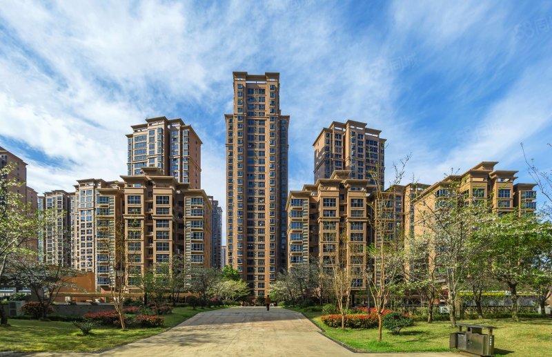 园林小区中央新城高层三室全新精装拎包入住随时可看