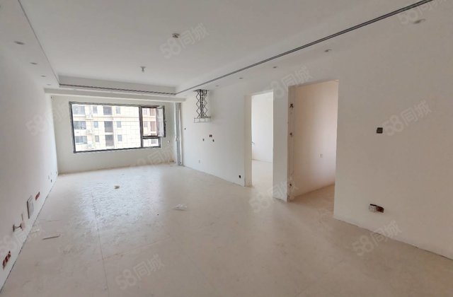 急售！观景房！莲湖湾 三叶草 三室两厅两卫 送车位！诚心售！