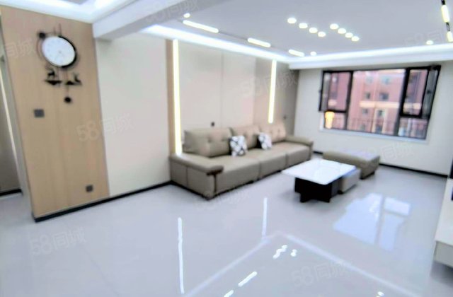 英伦小镇(一期)3室2厅124.22㎡76.8万二手房图片