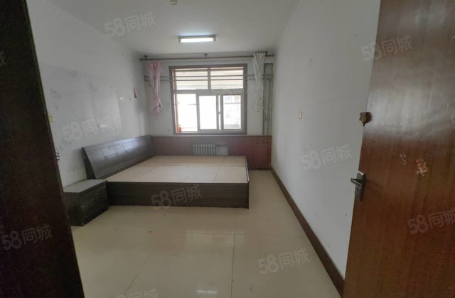 香江南邻站北花园130平 单价5000多一平