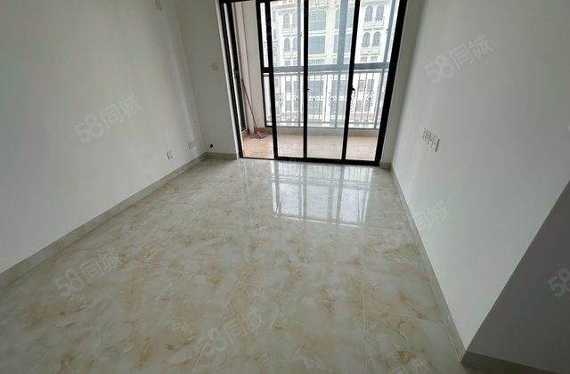 康郡美月小河1室2厅52㎡28万二手房图片