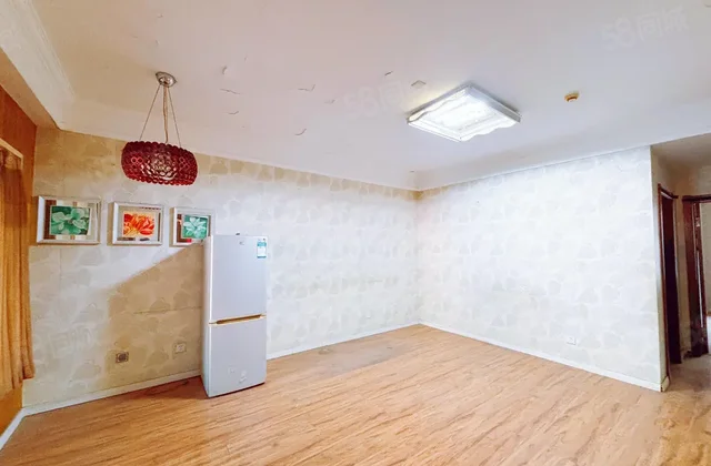 阳光实验急售三室月亮湾B区电梯好楼层停车方便