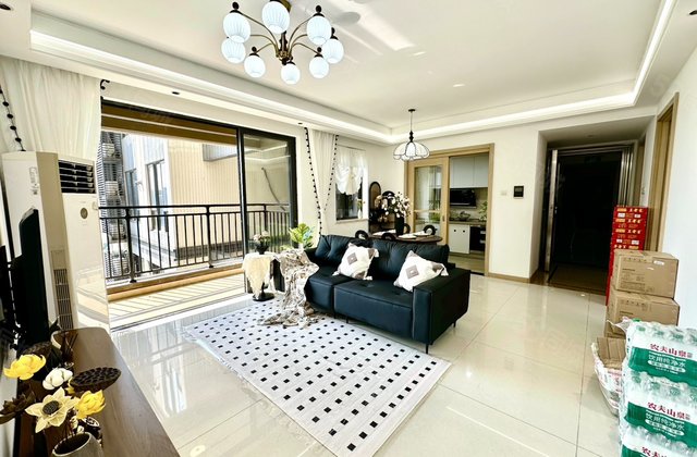 万科缤纷四季西园3室2厅88.71㎡110万二手房图片