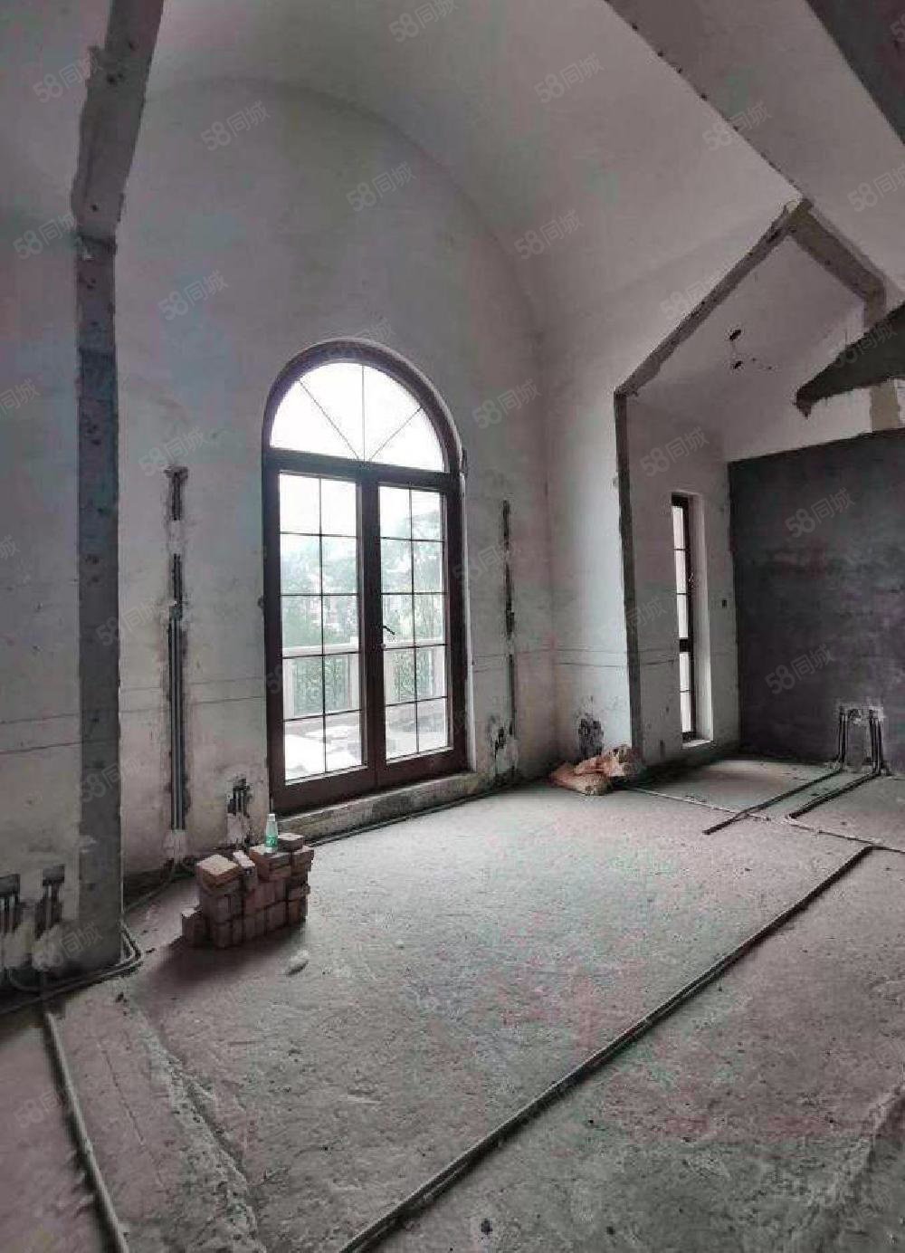 財富公館6室3廳7衛(wèi)1580㎡南北6300萬