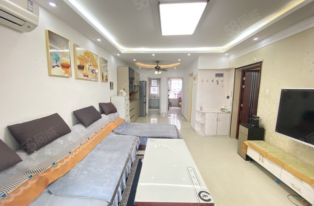 精装电梯房两室 手府7万 阿尔卡迪亚 南北通透 万达汽车总站