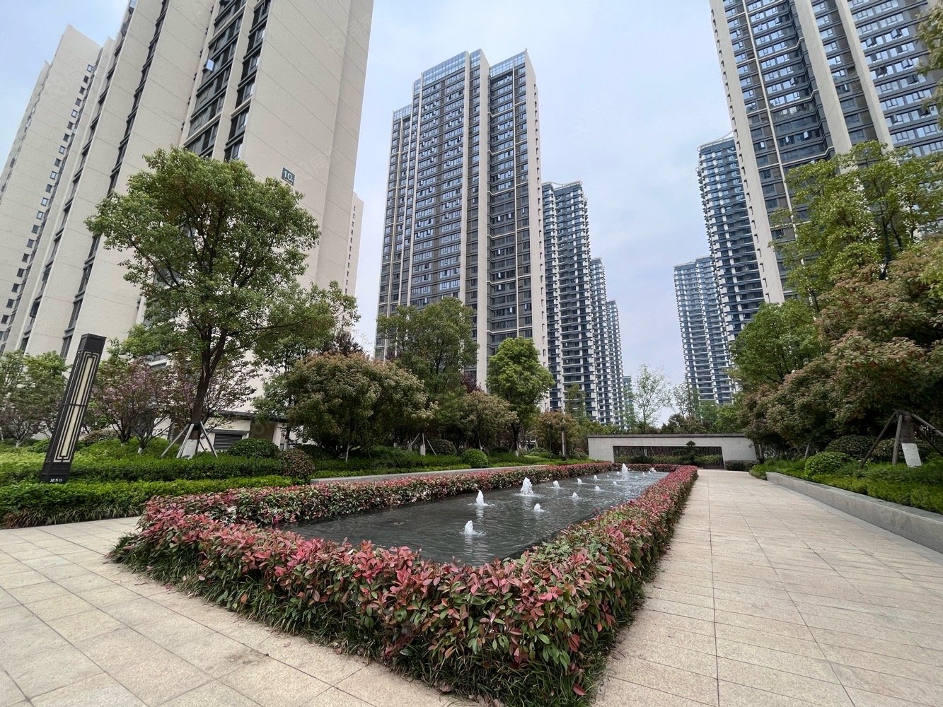 东津世纪城2区金域府3室2厅2卫131㎡南北140万