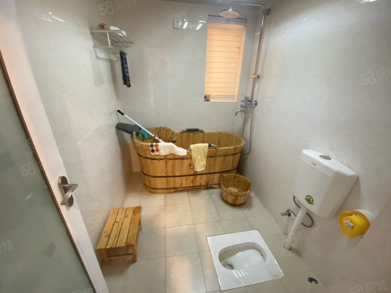 龙泉花园东苑3室2厅2卫159㎡南北104.8万